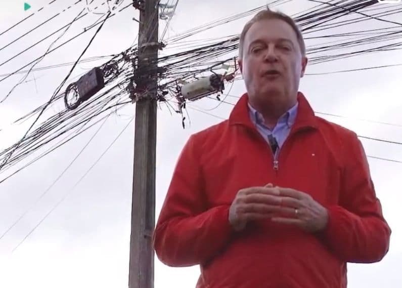 Prefeito Helder autoriza a substituição de lâmpadas tradicionais por luminárias de LED