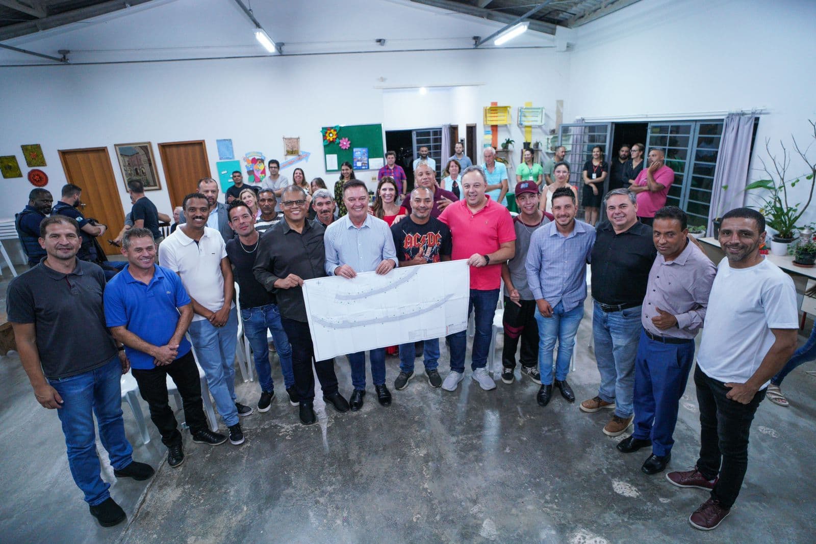 Helder Lazarotto autoriza obras de pavimentação em mais três ruas de Colombo