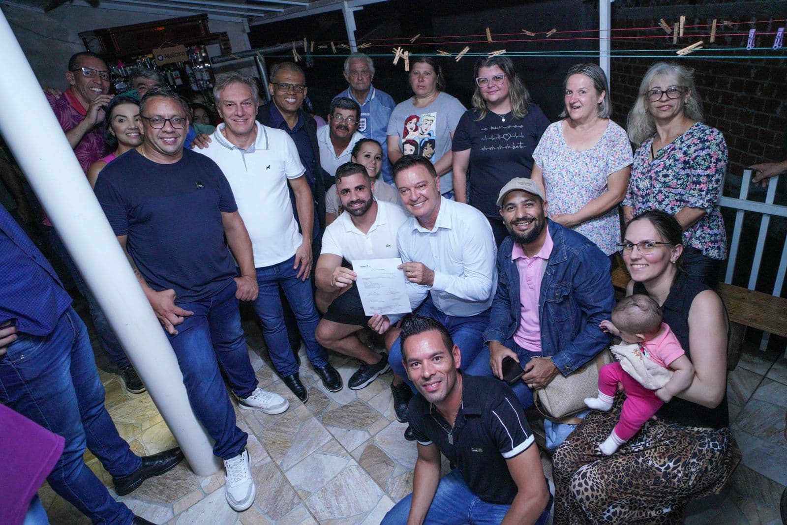 Prefeito Helder assina ordem de serviço para pavimentação asfáltica em Colombo